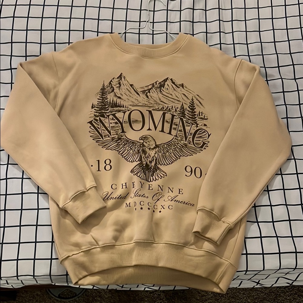 Beige Wyoming Graphic Sweatshirt